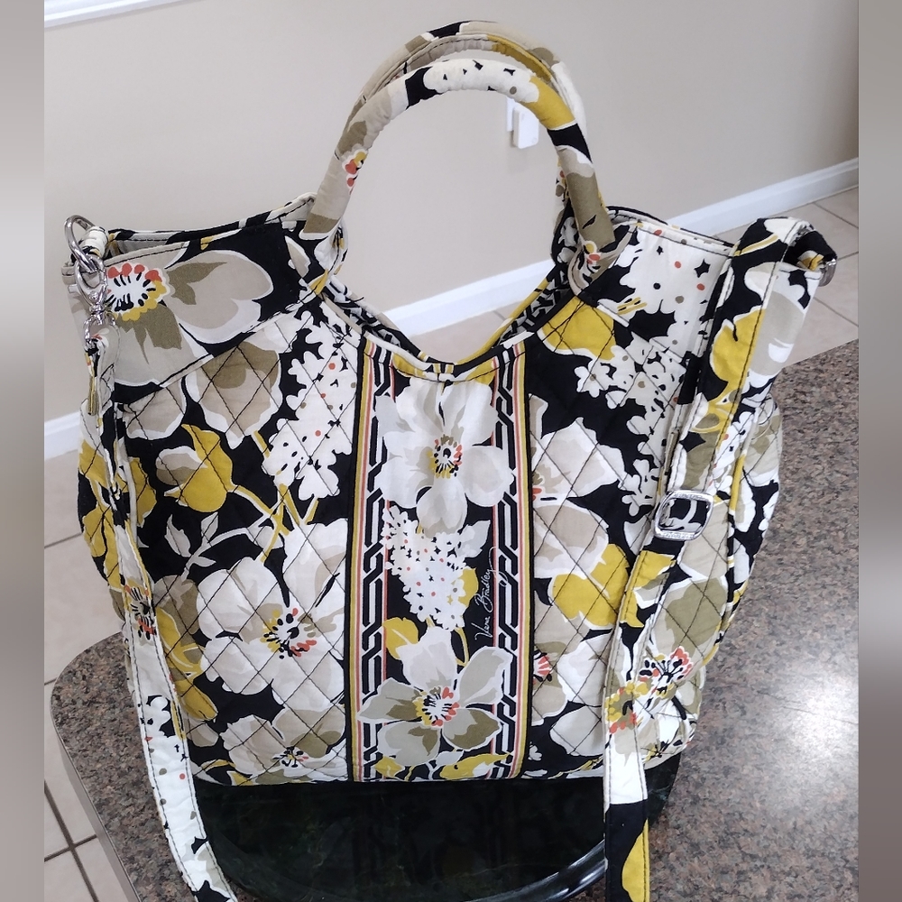 Vera Bradley   2 way Tote removable strap